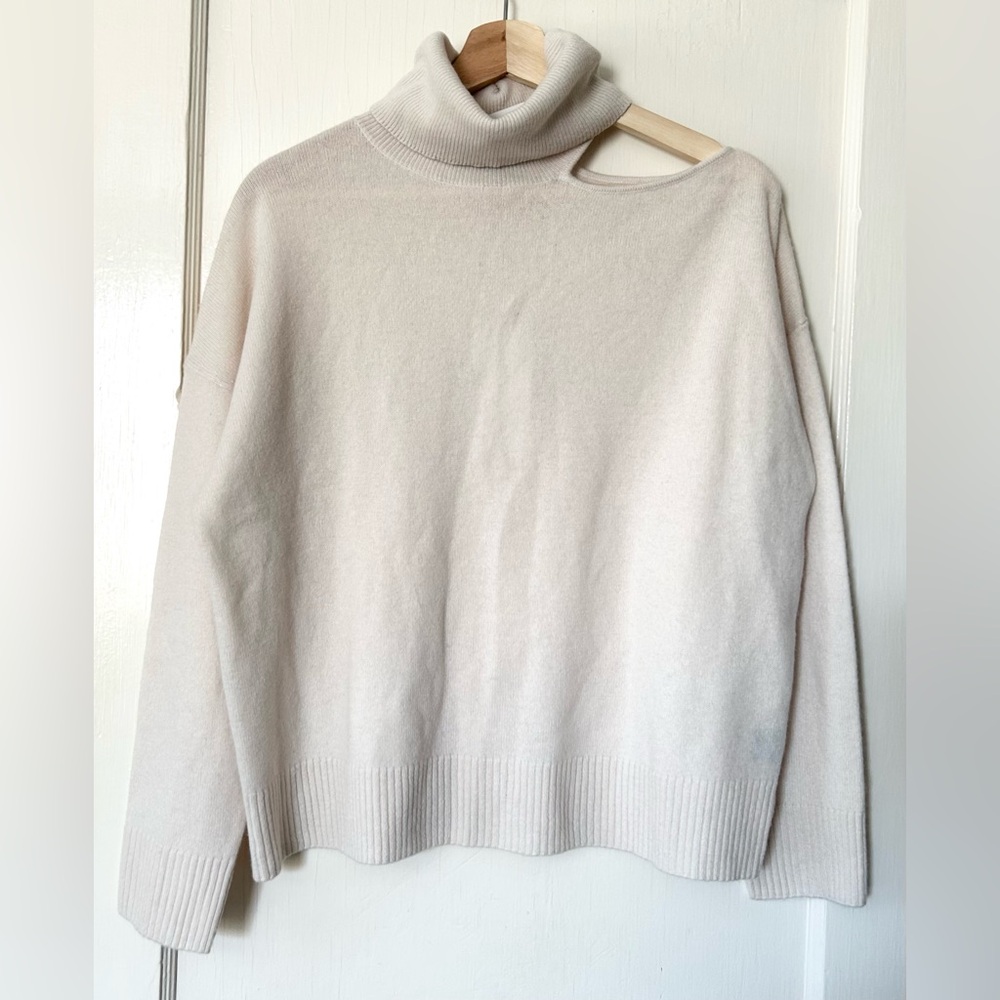 NWT Skull Cashmere 360 Cashmere Turtleneck Sweater Alabaster S Quiet Luxury